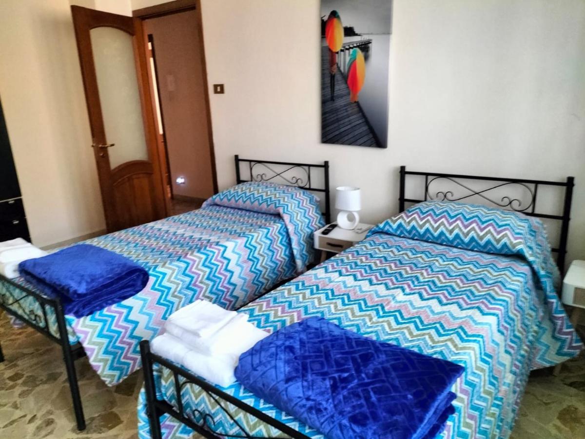 New Dawn Apartment, Appartamento Turistico, Casa Per Vacanza, Tre Camere Indipendenti カターニア エクステリア 写真