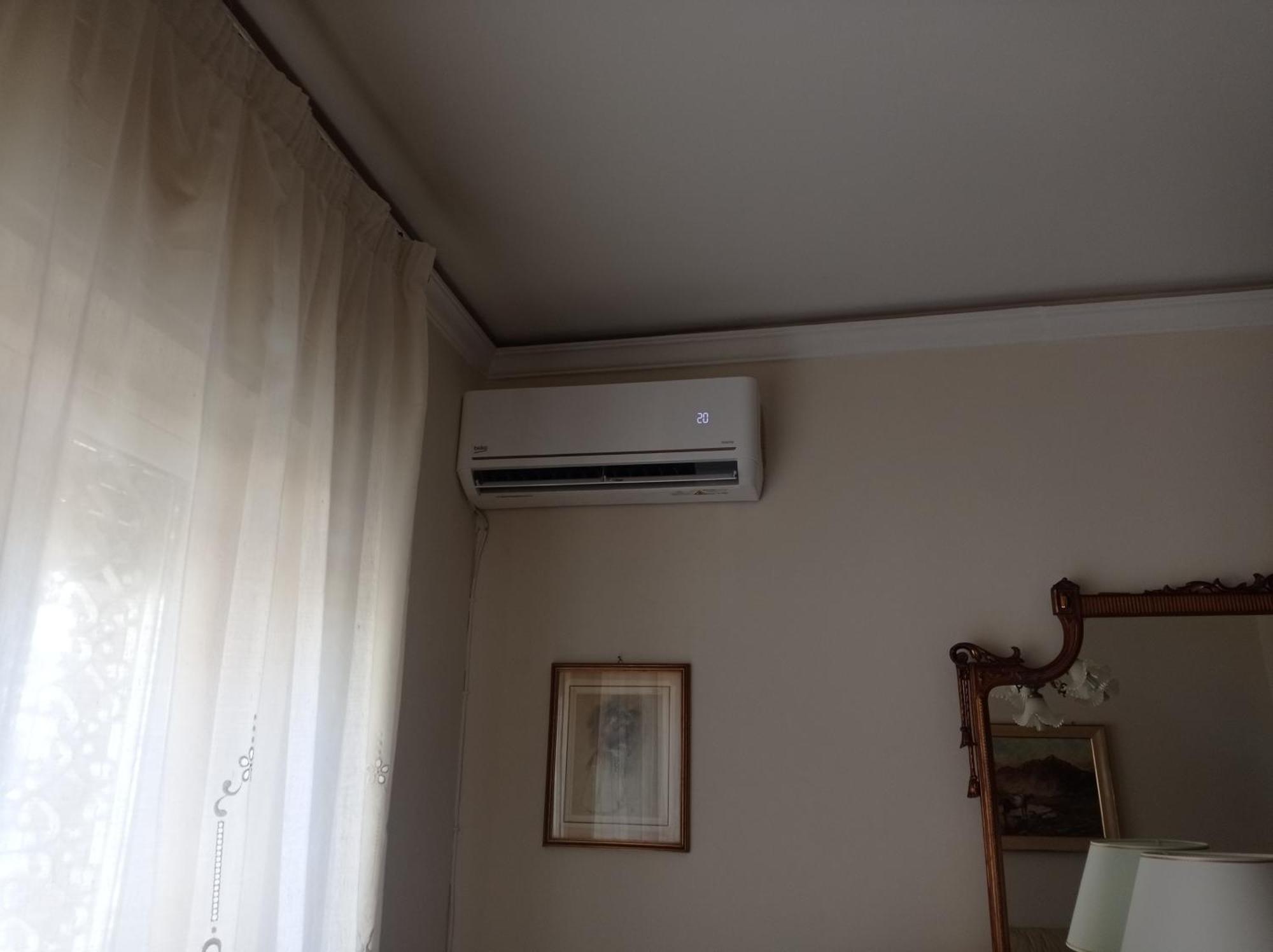 New Dawn Apartment, Appartamento Turistico, Casa Per Vacanza, Tre Camere Indipendenti カターニア エクステリア 写真