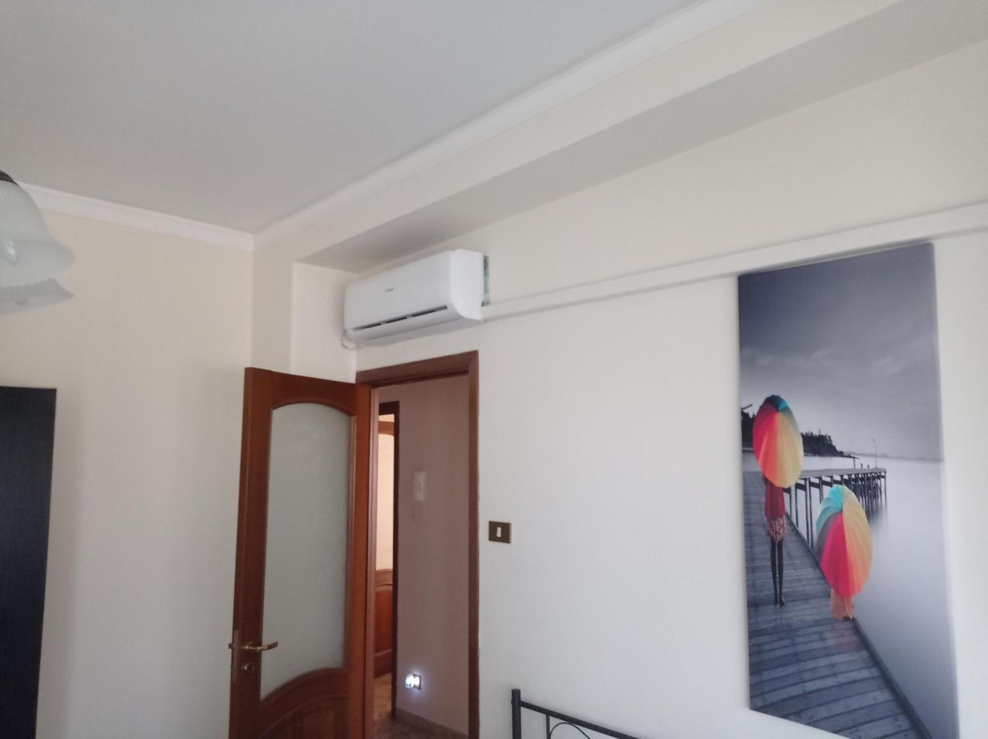 New Dawn Apartment, Appartamento Turistico, Casa Per Vacanza, Tre Camere Indipendenti カターニア エクステリア 写真