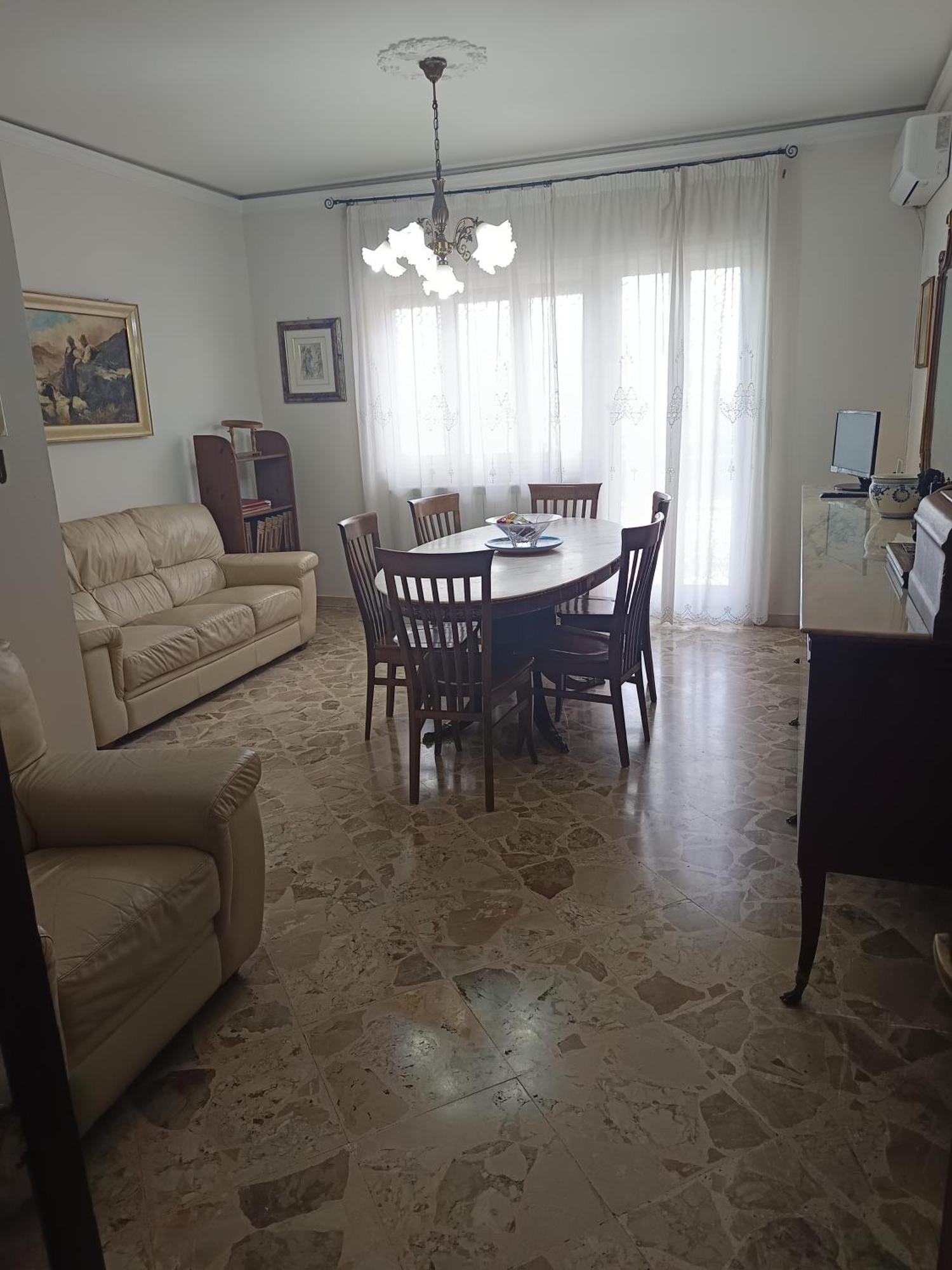 New Dawn Apartment, Appartamento Turistico, Casa Per Vacanza, Tre Camere Indipendenti カターニア エクステリア 写真