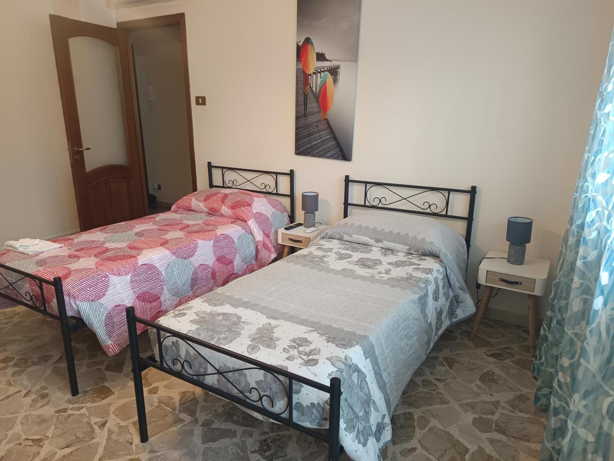 New Dawn Apartment, Appartamento Turistico, Casa Per Vacanza, Tre Camere Indipendenti カターニア エクステリア 写真