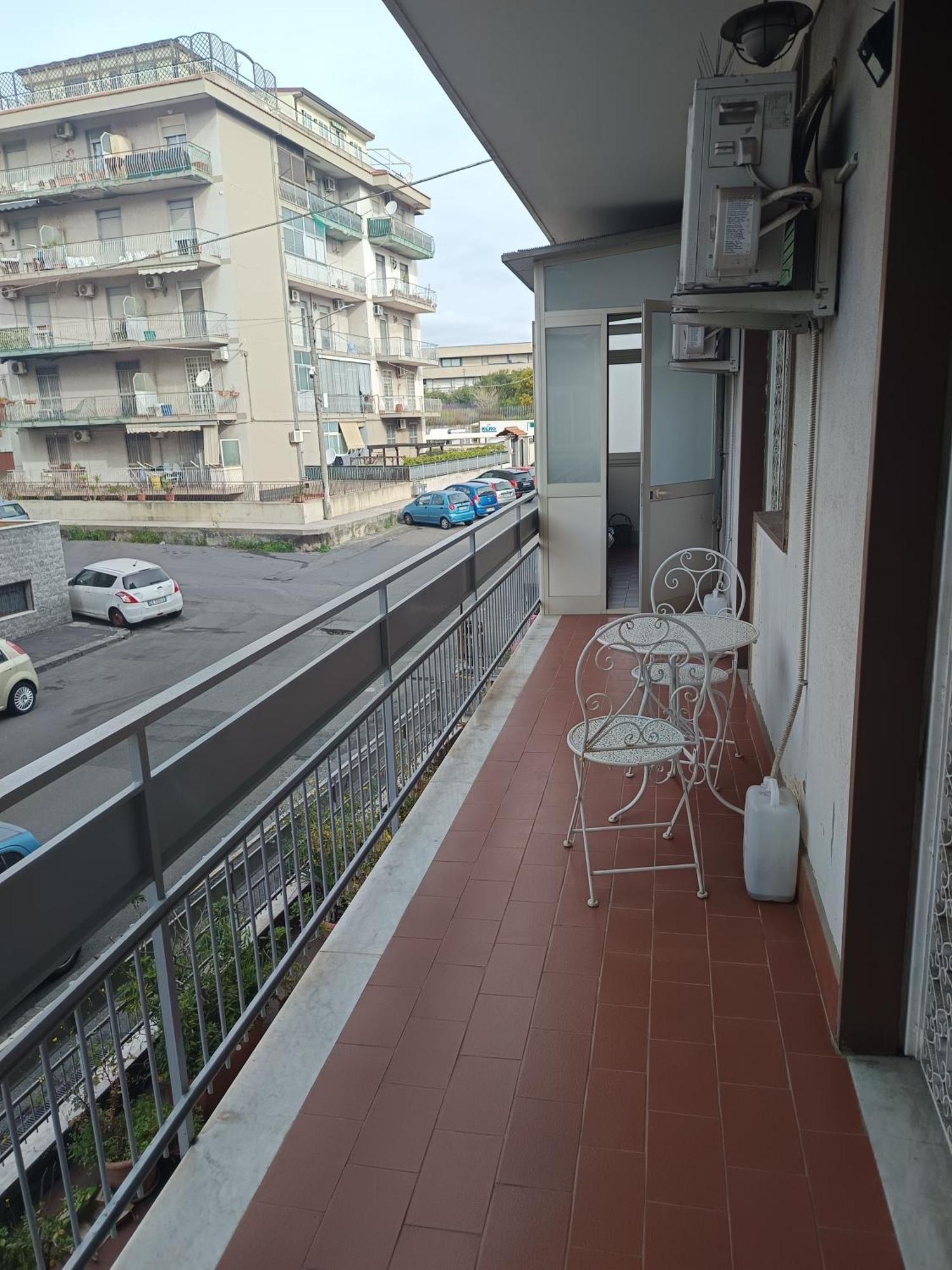 New Dawn Apartment, Appartamento Turistico, Casa Per Vacanza, Tre Camere Indipendenti カターニア エクステリア 写真