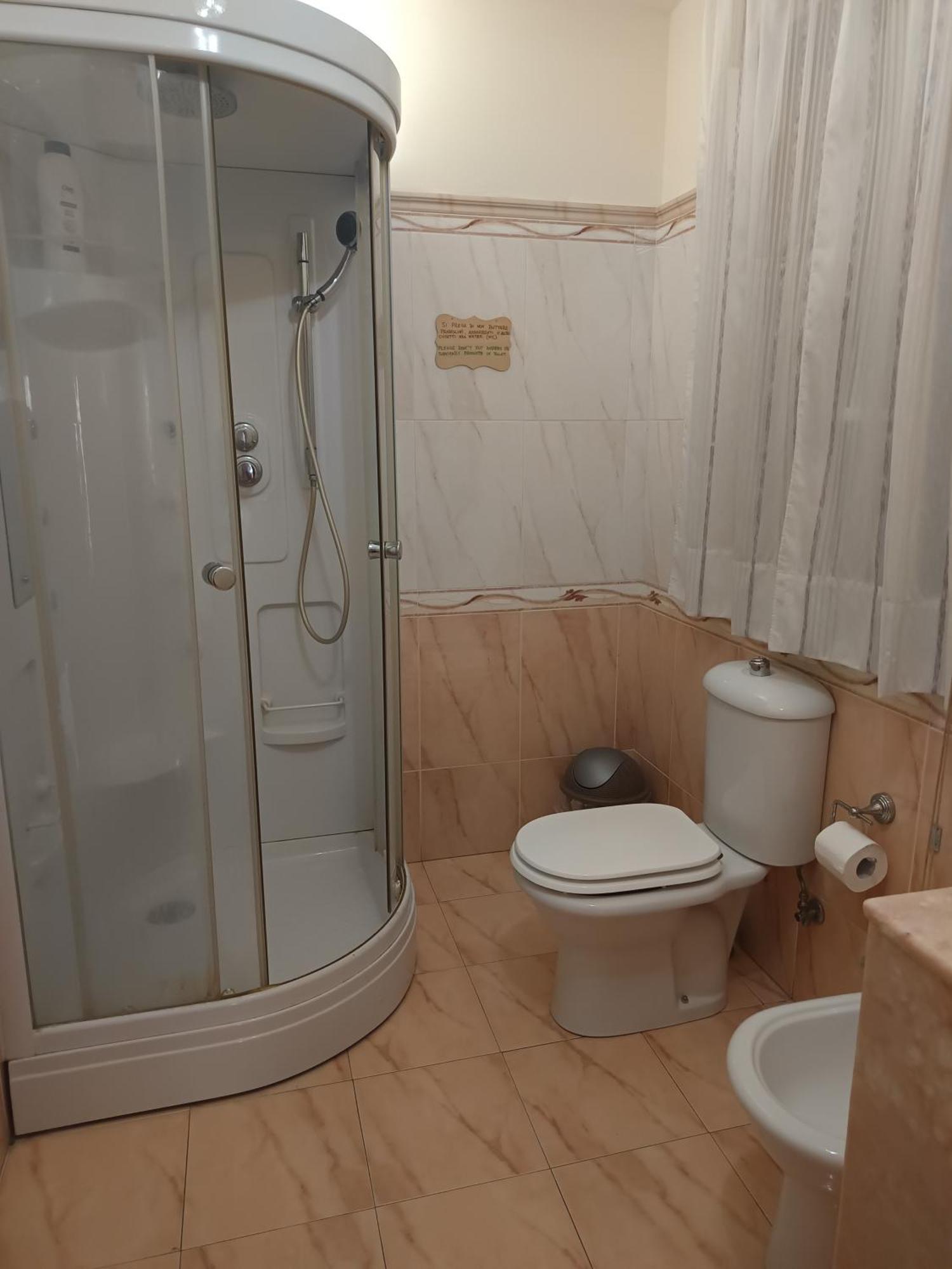 New Dawn Apartment, Appartamento Turistico, Casa Per Vacanza, Tre Camere Indipendenti カターニア エクステリア 写真